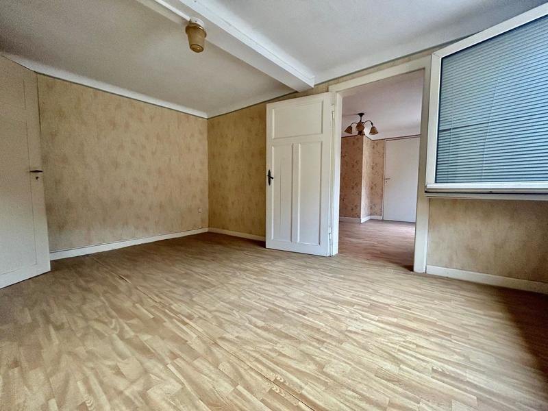 Maison - 93 m² - 7 pièces