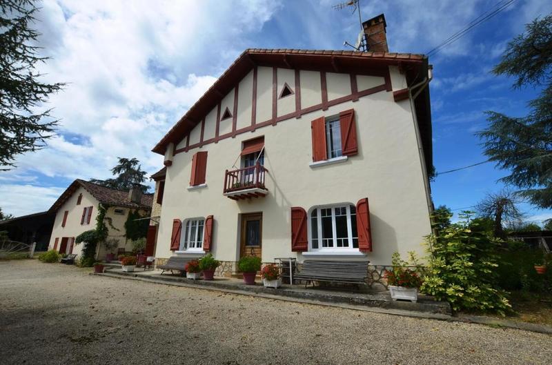 Maison de campagne - 438 m² - 18 pièces