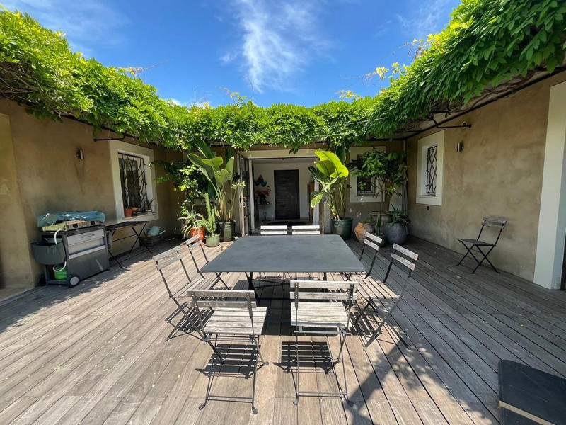 Villa - 277 m² - 9 pièces