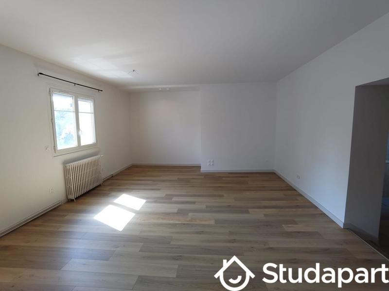Chambre - 112 m² - 1 pièce