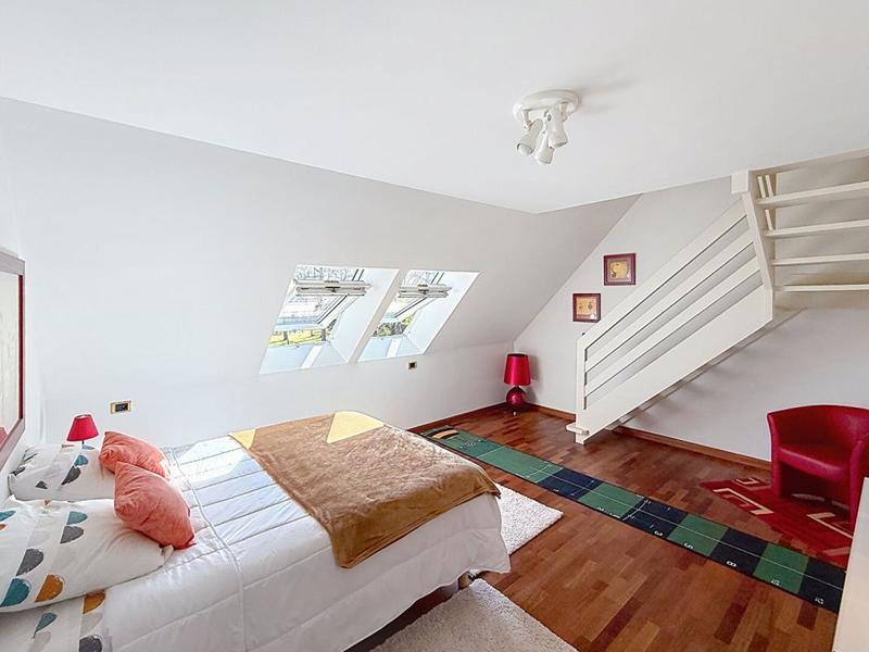 Maison - 235 m² - 7 pièces