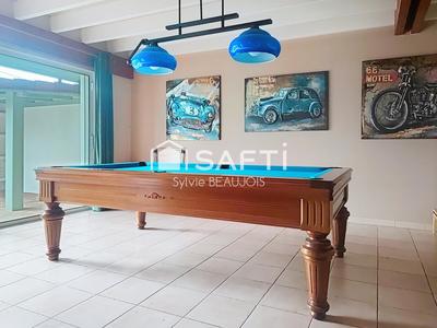 Maison - 258 m² - 7 pièces