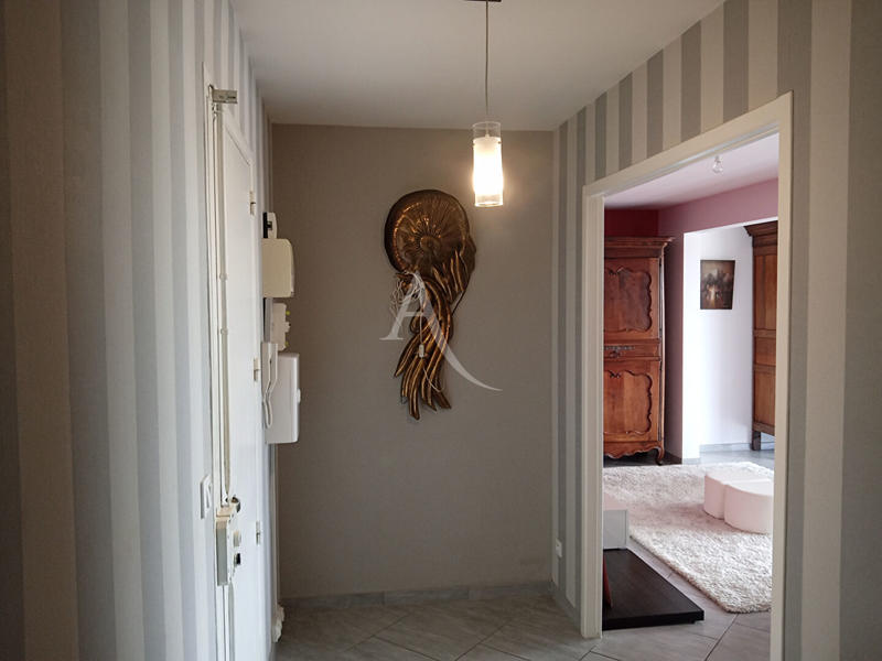 Appartement - 96 m² - 3 pièces