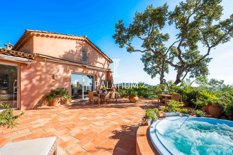 Villa - 289 m² - 10 pièces