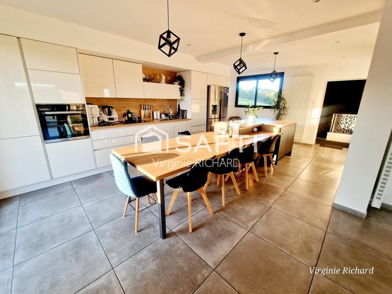 Maison - 170 m² - 7 pièces