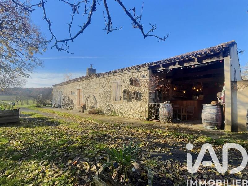 Maison - 299 m² - 15 pièces