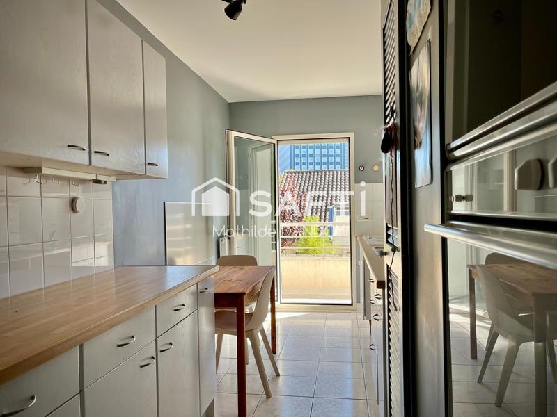 Appartement - 100 m² - 4 pièces