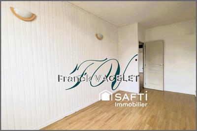 Maison - 250 m² - 11 pièces