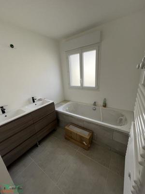 Maison - 90 m² - 3 pièces