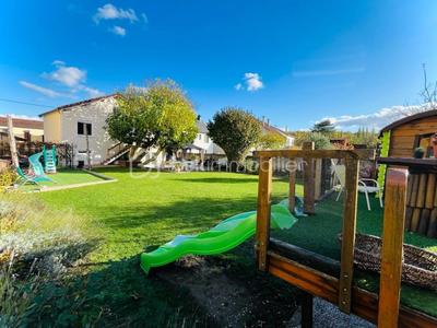 Maison traditionnelle - 122 m² - 5 pièces