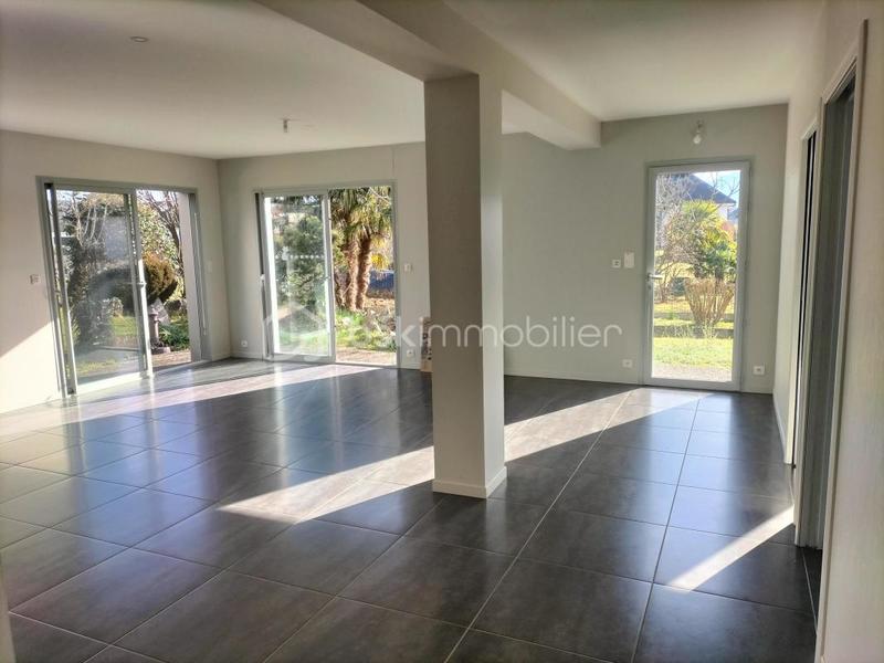 Maison - 196 m² - 6 pièces