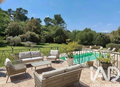 Maison - 192 m² - 5 pièces