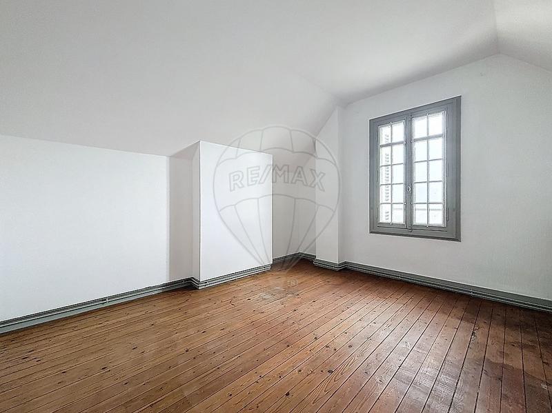 Maison - 219 m² - 8 pièces