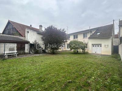 Maison - 157 m² - 8 pièces