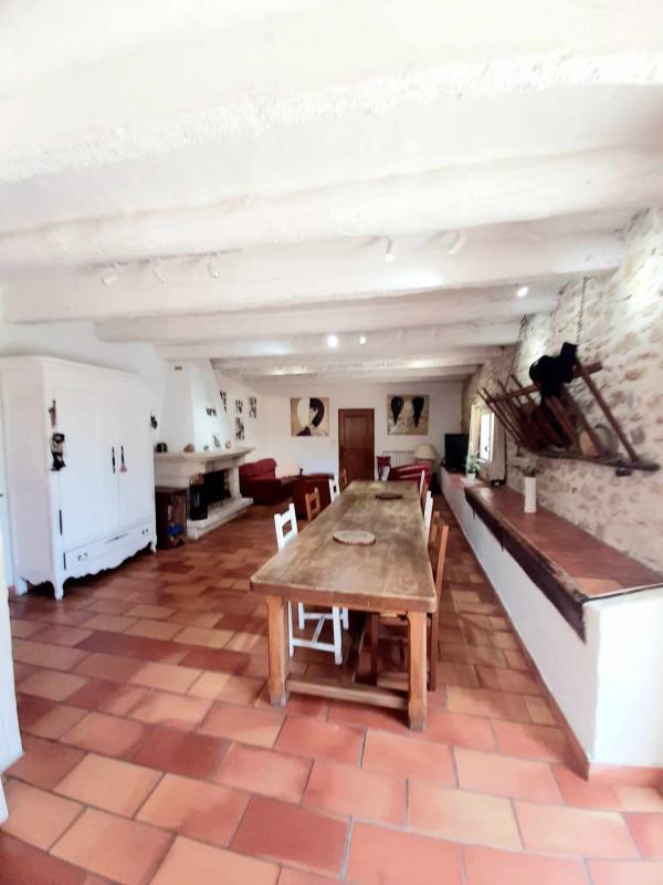 Maison - 217 m² - 15 pièces