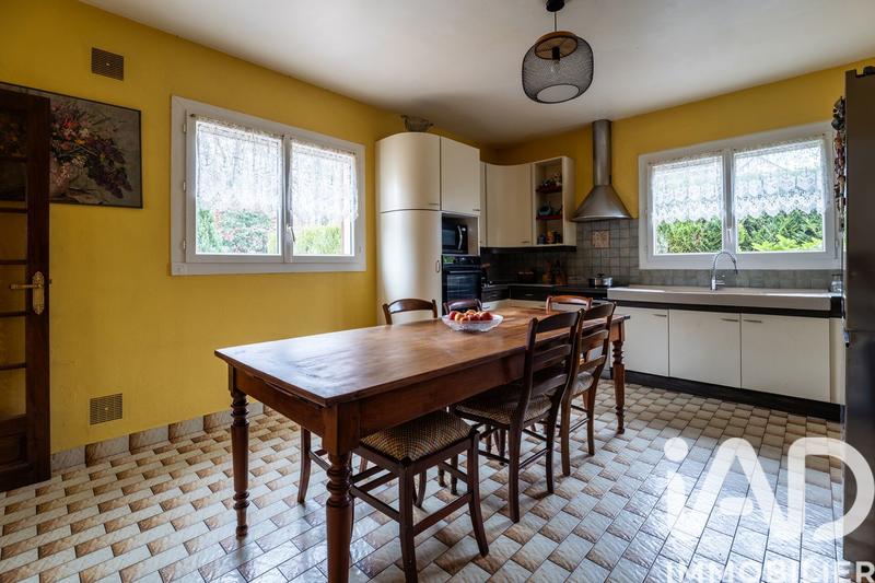 Maison - 258 m² - 10 pièces