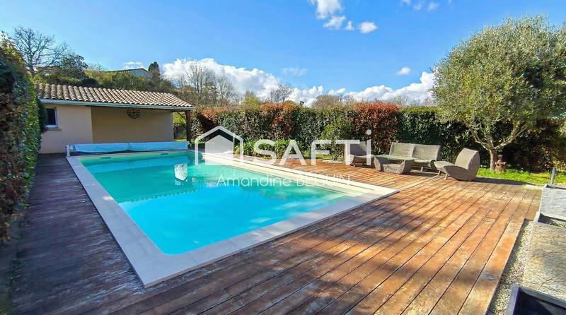 Maison - 200 m² - 8 pièces