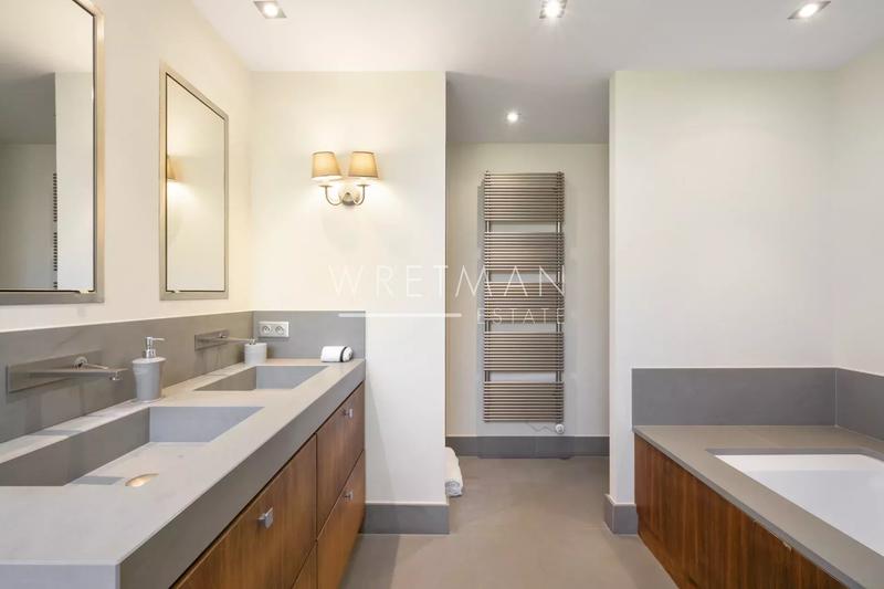 Villa - 291 m² - 7 pièces