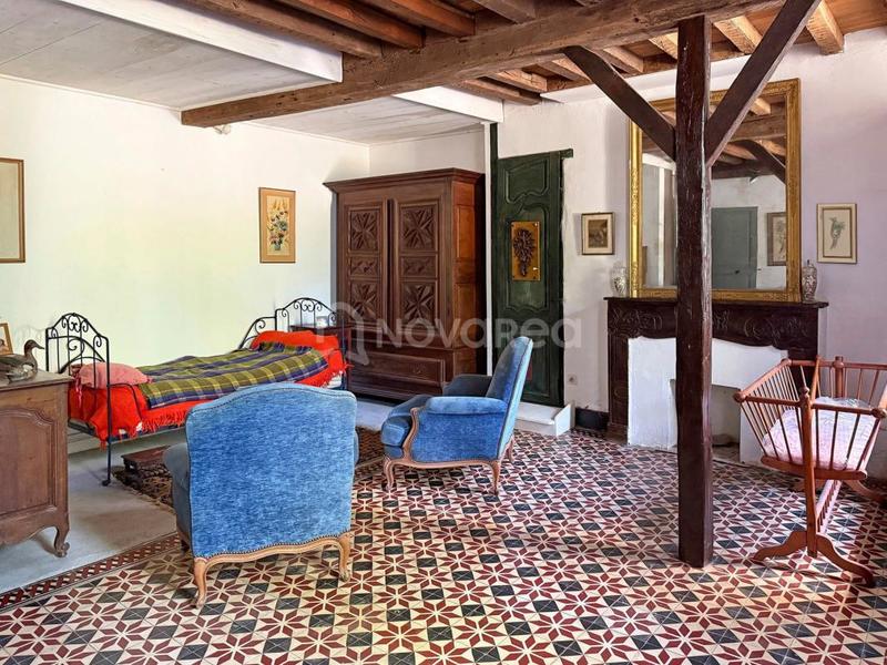 Maison - 325 m² - 8 pièces