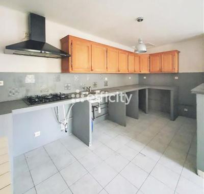 Appartement - 100 m² - 4 pièces