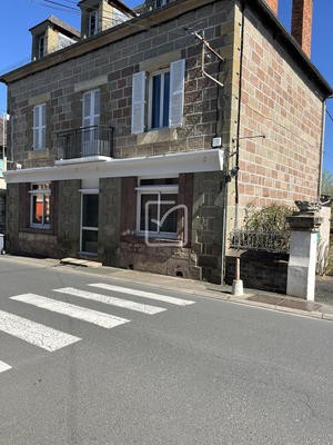 Maison - 300 m² - 9 pièces