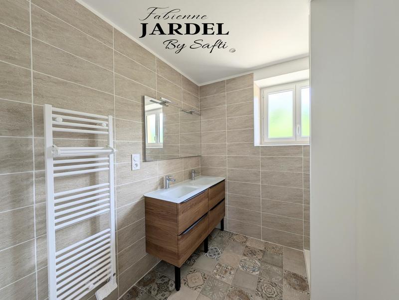 Maison - 200 m² - 8 pièces