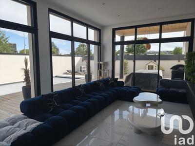 Maison - 210 m² - 6 pièces