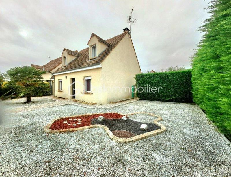 Maison traditionnelle - 92 m² - 4 pièces