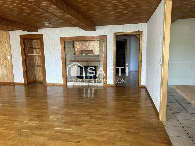 Maison - 215 m² - 6 pièces