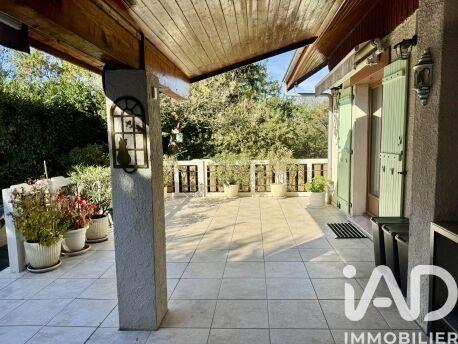 Maison - 212 m² - 4 pièces