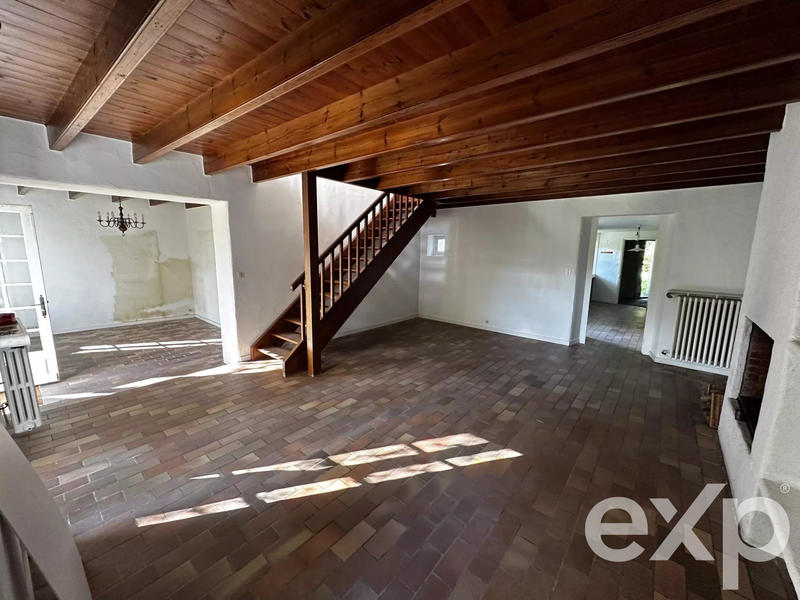 Maison - 180 m² - 8 pièces