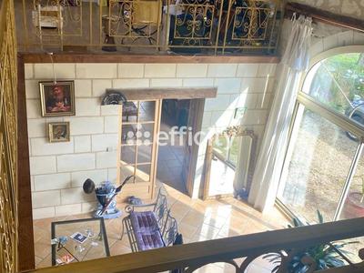 Maison - 230 m² - 9 pièces