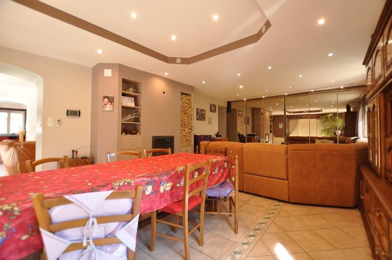 Maison - 190 m² - 6 pièces