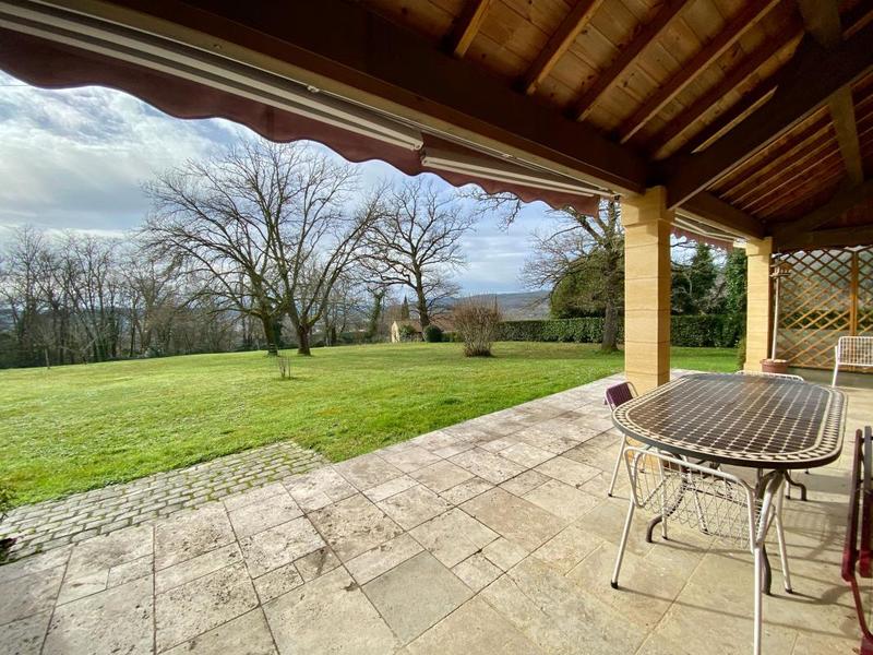 Maison - 218 m² - 6 pièces