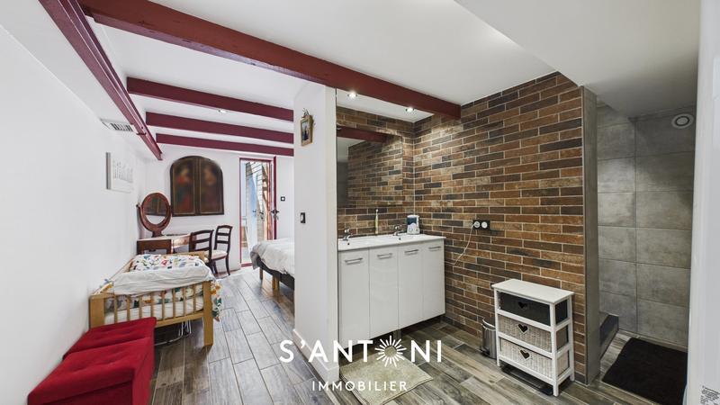 Duplex - 215 m² - 5 pièces