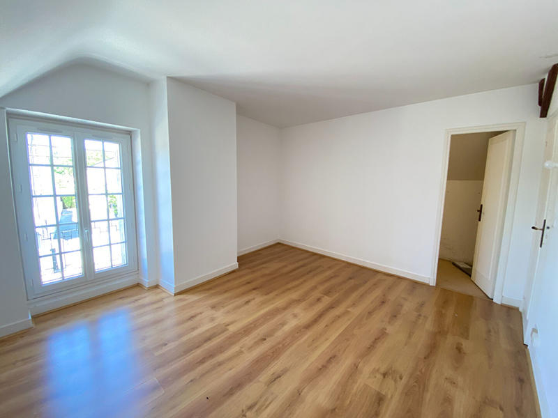 Maison - 186 m² - 8 pièces