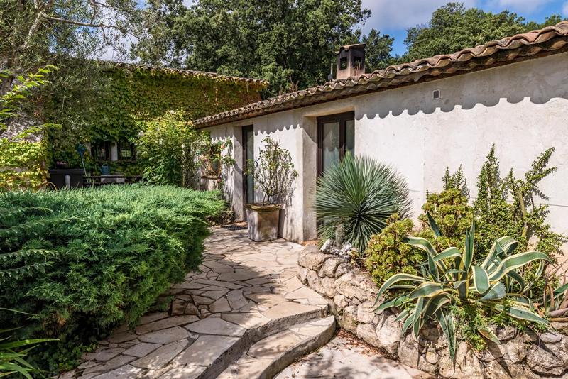 Maison - 358 m² - 10 pièces