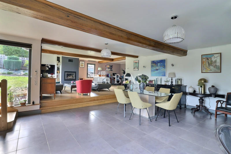 Maison - 175 m² - 7 pièces