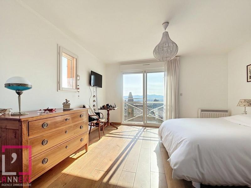 Maison - 217 m² - 7 pièces