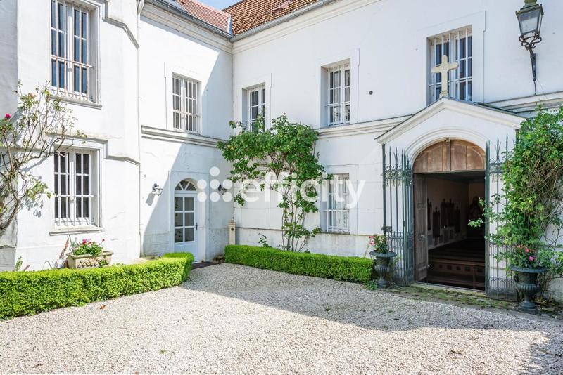 Maison - 434 m² - 10 pièces