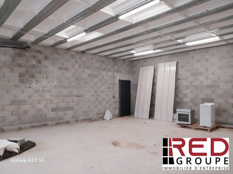 Entrepôt - 230 m²