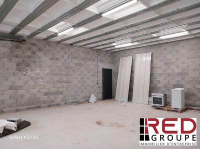 Entrepôt - 230 m²