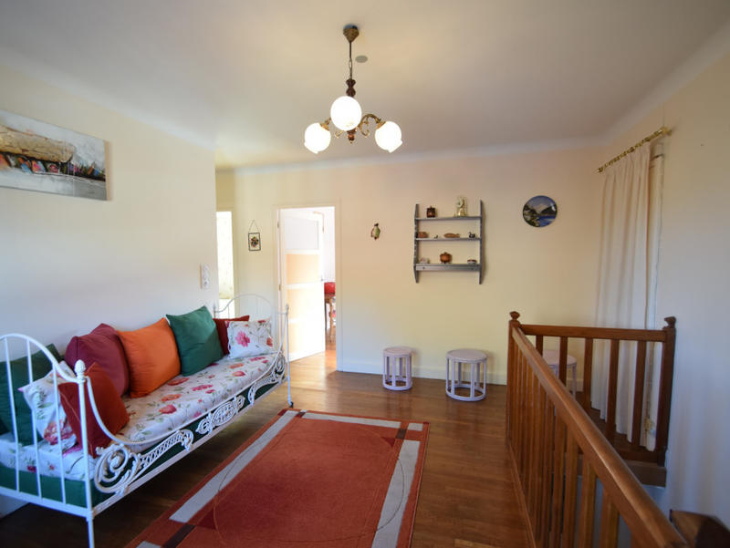 Maison - 280 m² - 10 pièces