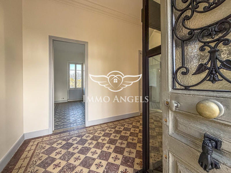 Maison - 204 m² - 5 pièces