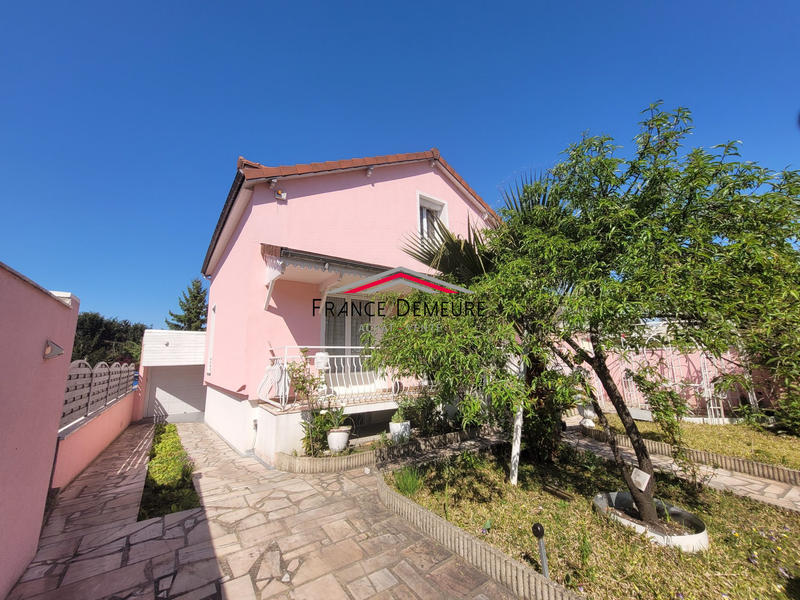 Maison - 91 m² - 5 pièces