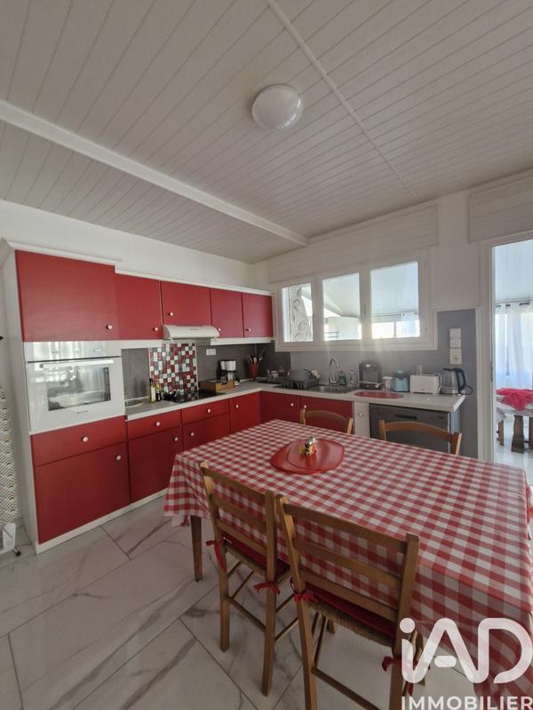 Maison - 230 m² - 6 pièces