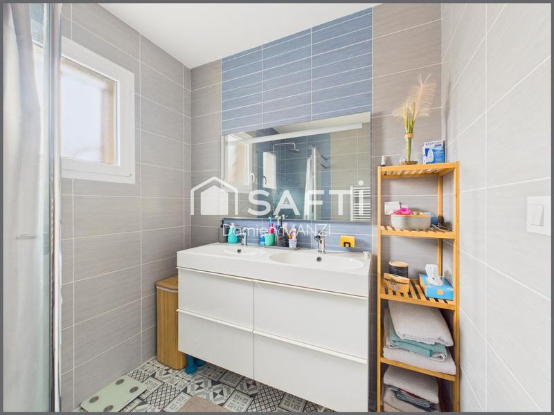 Maison - 99 m² - 5 pièces