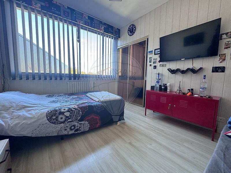 Local commercial - 1 241 m² - 6 pièces