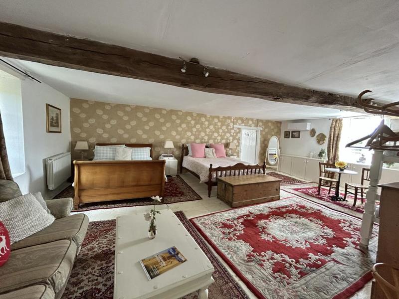 Maison - 206 m² - 13 pièces