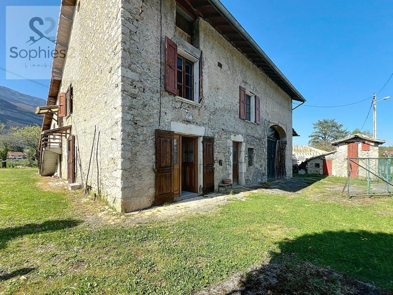 Maison - 200 m² - 8 pièces